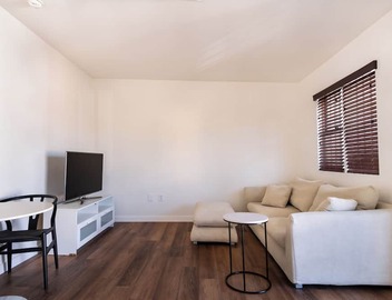 Cute Echo Park Apartment 4