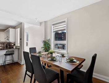 Sleeps 10, 3bed/3bath + outdoor space + subway 2