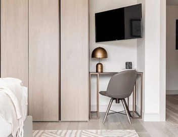 Chic King Suite | Balcony | Downtown View | Tesoro 5