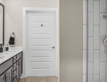 Reluxme | City Center 2BR Highrise w/King Beds 5