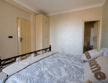 Serene Villa Apartment: 4 Bedrooms with Private Pool & Garden only for geusts 2