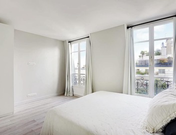 Luxury 3BDR Tower Eiffel View 2