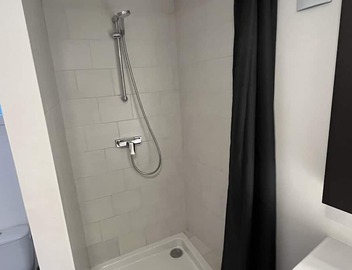 Rental-Classic-Ensuite with Shower-Garden view-Chez Polo 4