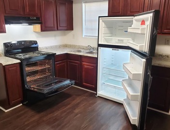 Newly Renovated 2-Bedroom 1½ Bathroom Townhome in New Orleans with WiFi and AC. 4