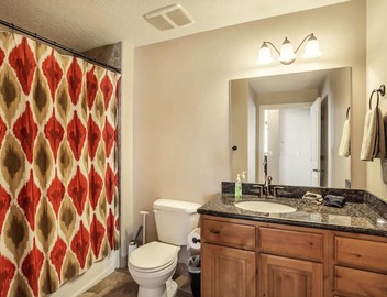 Downtown Condo Near the Convention Center 5