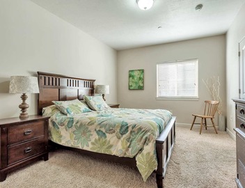 Modern Condo Near Convention Center 2