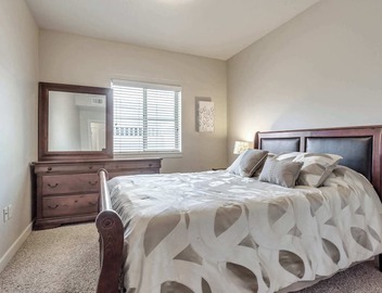 Modern Condo Near Convention Center 3