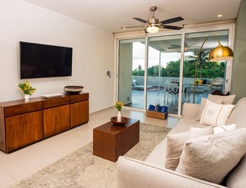 BEACHFRONT w/Huge pool & private terrace l BBQ I Fast WiFi 2Br 3