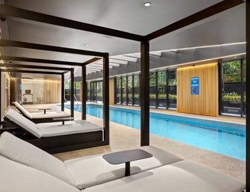 Luxury 2B2B Albert Park Lakeside Apartment w/Car Park, Pool, Sauna & Gym 5