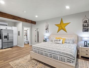 The Main Barndo PLUS 8 Bungalows @BarndoBungalows 3
