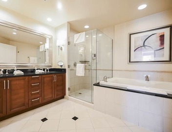 SVS: Strip View Studio | Private Balcony | Pool & Gym | Signature at MGM 3
