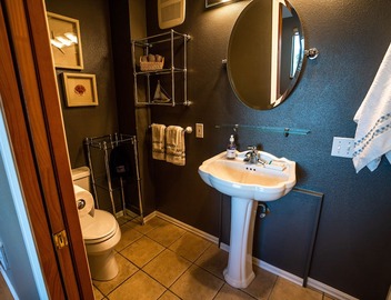 Private Cottage and Hot Tub, Spectacular Sunset & Mtn Views 2