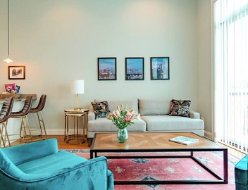 Family Friendly 2BD/2BA Near Wrigley, Lincoln Square 4