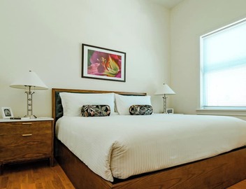 Family Friendly 2BD/2BA Near Wrigley, Lincoln Square 2