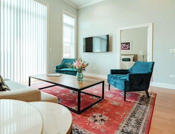 Family Friendly 2BD/2BA Near Wrigley, Lincoln Square 5