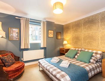 SUPERIOR 2 BEDROOM 2 BATH APARTMENT free Wifi ST PAUL'S lux condo Zone1 Sleeps 6 3