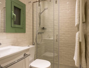 TOP CLASS NEW 2BD AP | Sun | Lift | Metro | HiSpeed Wifi | 4 people 3