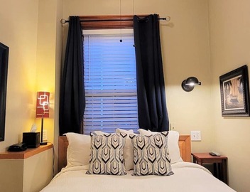 Special! One of VRBO's Most Popular! L@K 1.5 miles to center of Attractions! 2