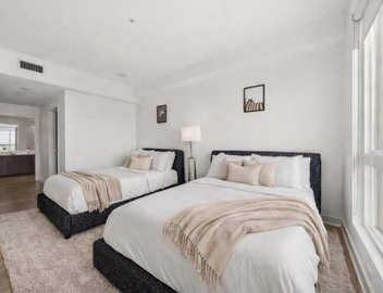 Luxury Hollywood Condo Skyline View Pool ,Jacuzzi , Gym& Parking 3