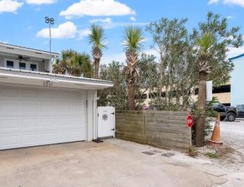 Gulf View Beach Bungalow, Dog-Friendly, Near Scooners, Near Beach 2