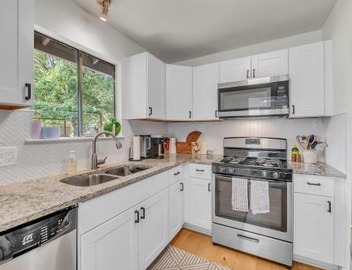 Colorful Home with Private Yard - Walk to East 6th 5