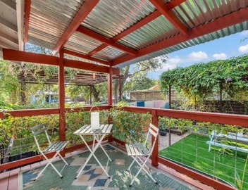 Colorful Home with Private Yard - Walk to East 6th 4