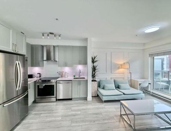 Downtown Condo Vancouver Skytrain Free Parking 5