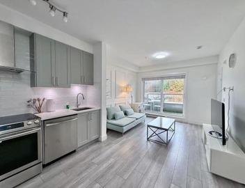 Downtown Condo Vancouver Skytrain Free Parking 4