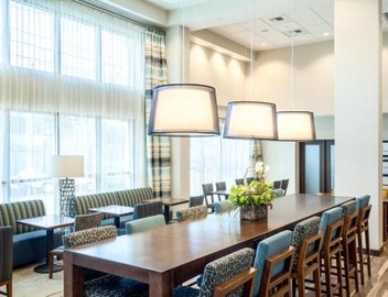 Hampton Inn & Suites by Hilton Seattle/Northgate 3