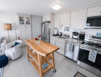 Stunning Bay Views | Beach Access - Deck - Parking 5