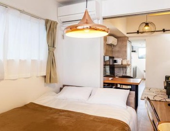 Within walking distance of Nakameguro, 6 mins by Shibuya Train, 7 mins on foot from Yutenji Station, 1 min on foot to a supermarket, Long-term stays, Max 4 people 5