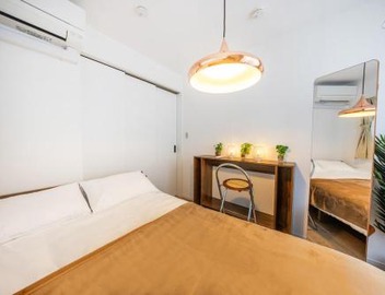 Within walking distance of Nakameguro, 6 mins by Shibuya Train, 7 mins on foot from Yutenji Station, 1 min on foot to a supermarket, Long-term stays, Max 4 people 2