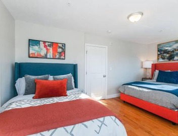 Boston Apartment near T 4