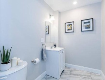 Boston Apartment near T 5