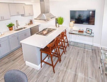 Cozy Apartment Near T 5