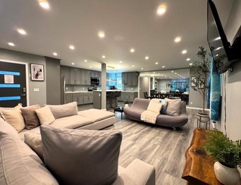 Spacious 3 bedroom unit with backyard and parking just 10 minutes from Rodeo Dr and attractions! 5