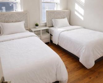 Coastal Stay 2 Modern Ocean View Apartments Walk to Beach 4 Free Parking Spaces 5