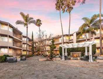 The Belamar Hotel Manhattan Beach, Tapestry by Hilton 3
