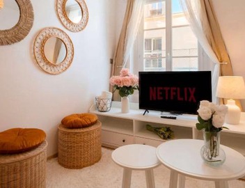 Charming Renovated 1BR Marais Pompidou 4