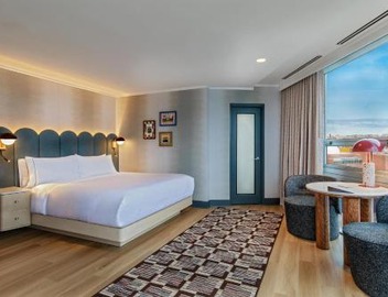 The Royal Sonesta Boston 2