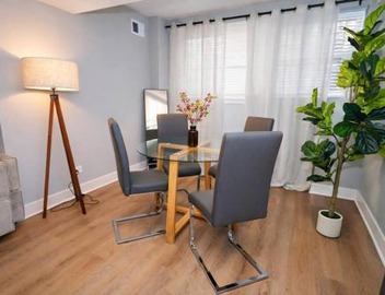 Cozy 3BR Chicago Garden Apartment Near Loyola & Downtown 2