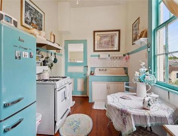 3BR 1BA PARISIAN, Gorgeous, FQ, Streetcar, Balcony sleeps 5 2