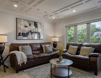 Luxury Toronto Stay with BBQ, Gazebo, Games & Parking 4