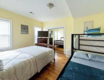 Vibrant 4BR Boston Apt - Balcony, Bathtub, TV near I-95 & Pet Friendly 903 4