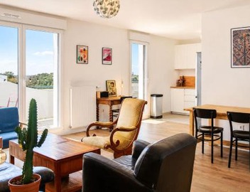 Apartment 2 bedrooms with balcony 3