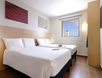 Ibis Cancun Centro 2