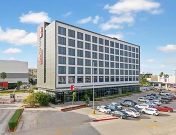 Fiesta Inn Express Cancún Cumbres 5