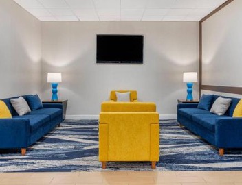 Comfort Inn & Suites Danbury-Bethel 5