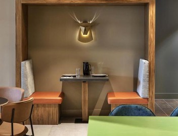 Mercure Auckland Queen Street 4