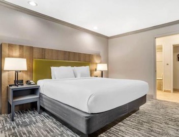 Country Inn & Suites by Radisson, Metairie New Orleans , LA 4